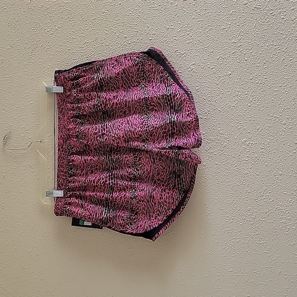 𝅺NIKE Running Shorts - Picture 3 of 5